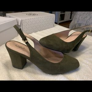 Olive green pumps size 9